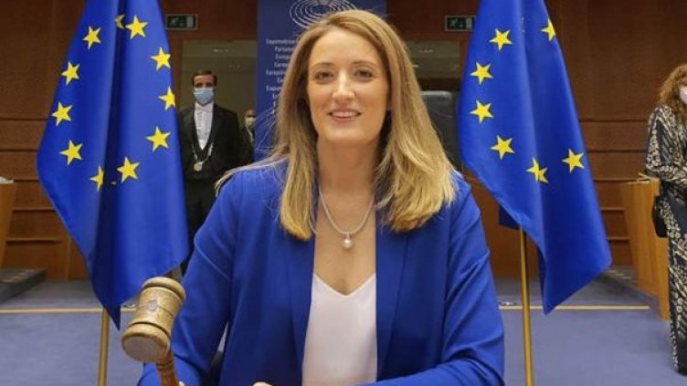 Роберта Мецола е новият стар председател на ЕП