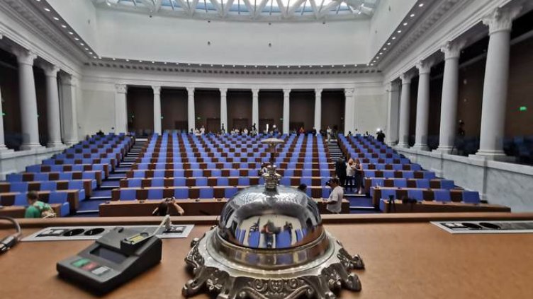 Депутатските заплати достигнаха 5 000 лв.