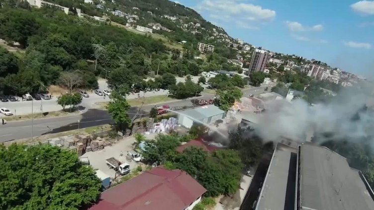 Един пострадал и огромни материални щети след пожара в ТУ-Варна