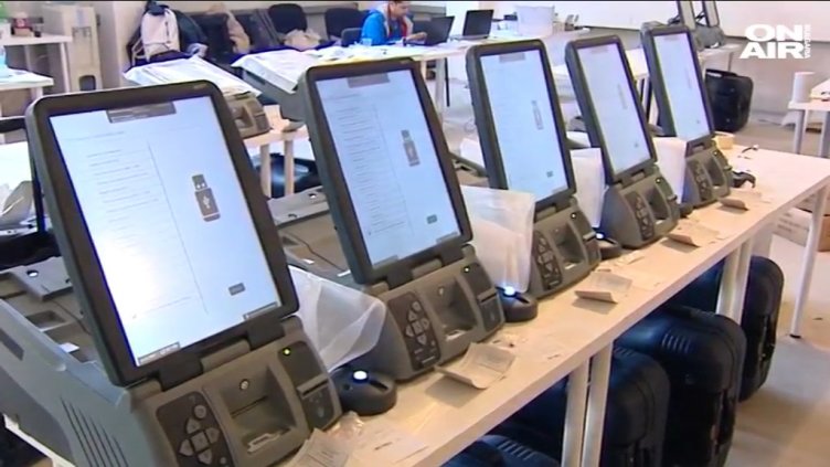 Избори 2 в 1 два пъти по-евтини, но гласуването с машина – кошмарно!