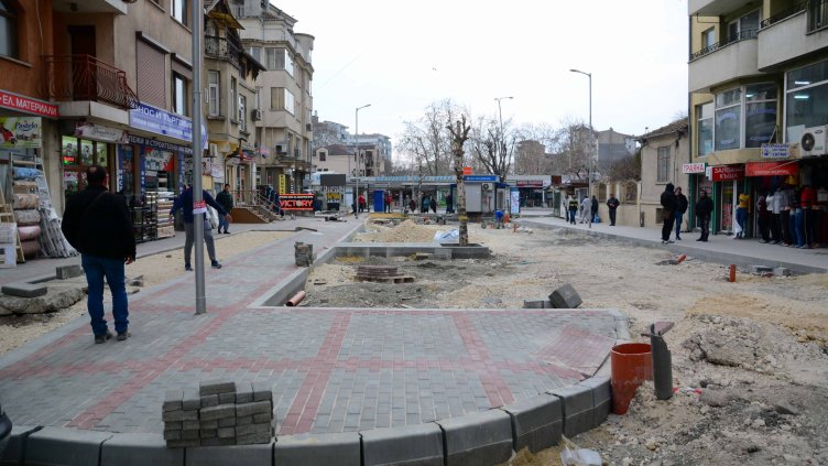 Ремонтът на ул. „Баба Тонка“ във Варна продължава