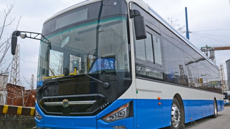 Бракуват над 50 стари автобуси във Варна