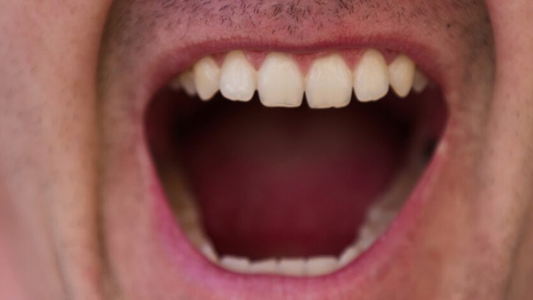 Психясъл шофьор ухапа полицай