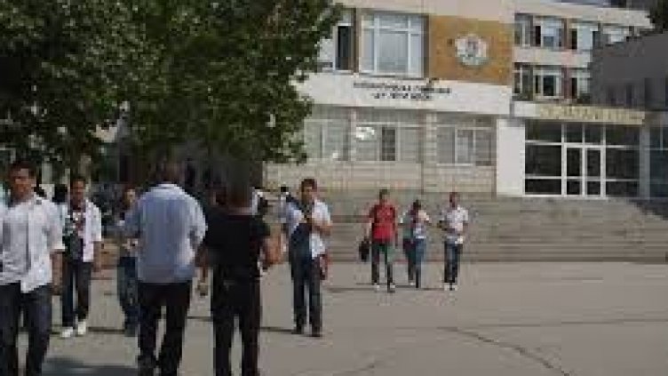 Броят стаите на Математическата и ОУ „Захари Стоянов“