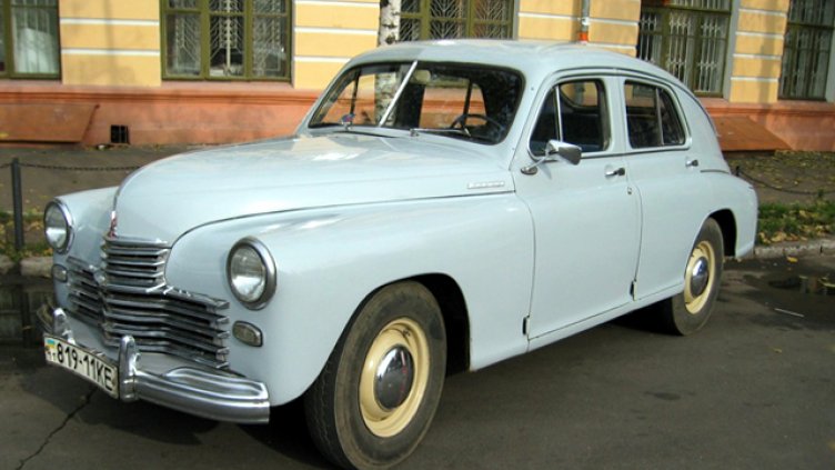 Легендарни автомобили пазят спомена за победата при Сталинград