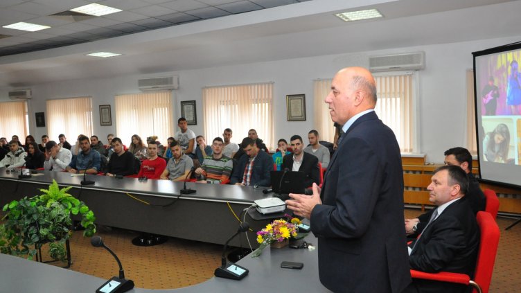 ИУ ще награди талантливи информатици