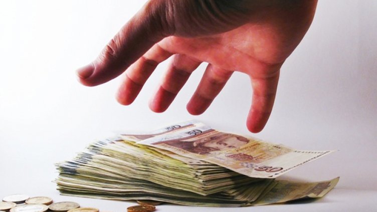 Хем сме бедни, хем и не знаем как да харчим!