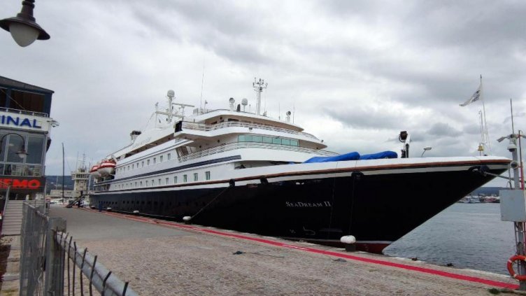 След 2-годишна пауза: Варна посрещна круиз - "Sea Dream II" с 65 пасажери