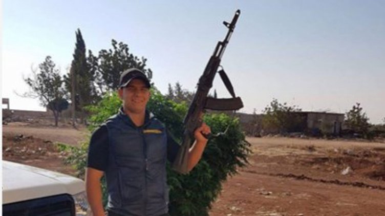 Арестуваният за тероризъм борец от Бургас пуснал снимка с оръжие от Сирия