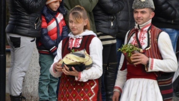 Кукер се ожени навръх Сурва!