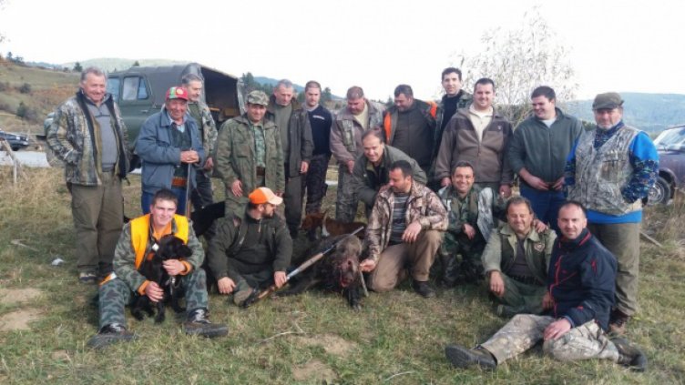 Ранен глиган нападна ловец в Смолянско