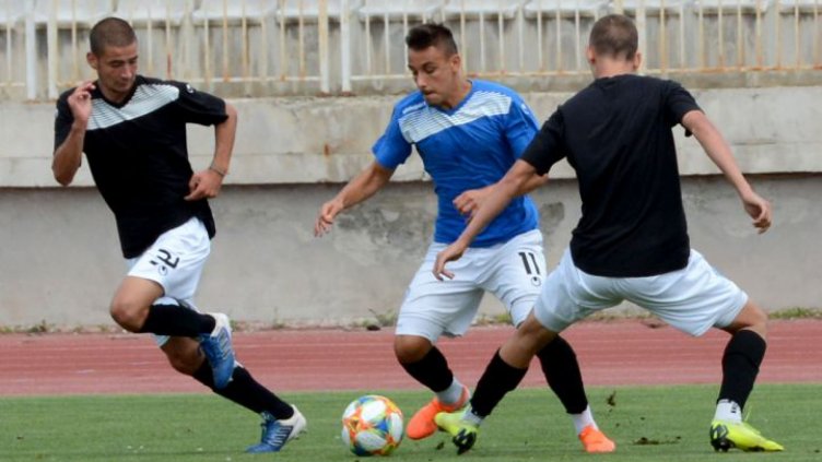 Възстановяване, двустранна игра и рожден ден в Черно море