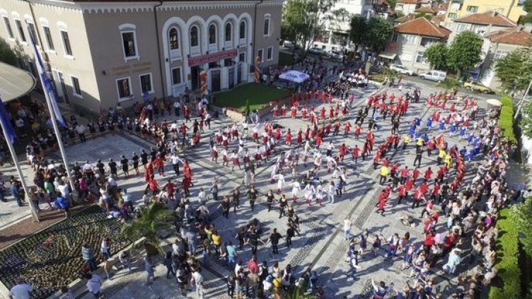 „Хоро край морето” събра танцьори от цялата страна