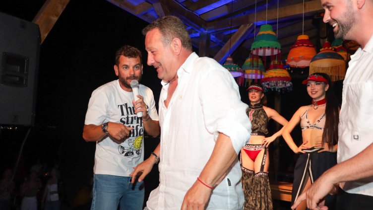 Стотици посрещнаха Джулай морнинг със звездно парти на “Къмпинг Градина” (СНИМКИ)