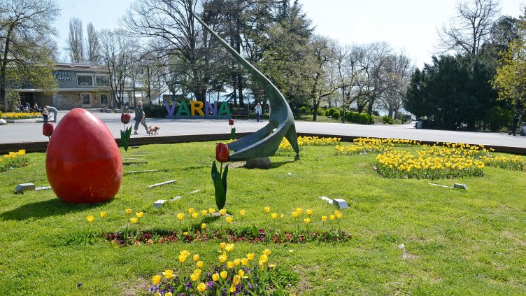 Търсят виртуални съкровища в Морската градина на Варна