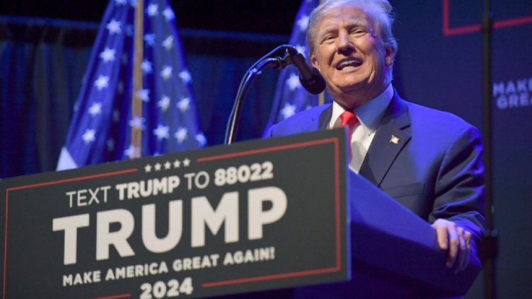 Повдигат обвинение на Тръмп