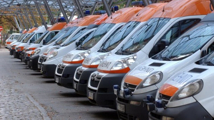 Държавата  купува 400 нови линейки