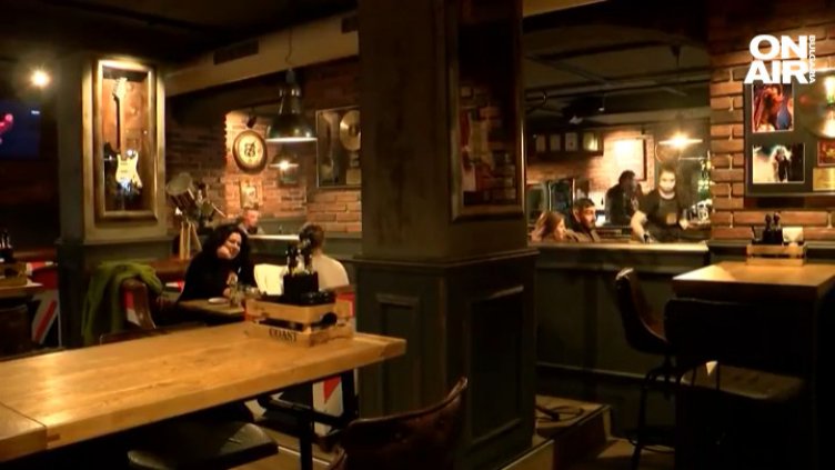 Ако шефът реши - на кръчма, във фитнеса, в мола без сертификат. Ако реши!