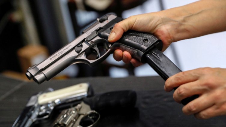 Въоръжен застреля човек във Врачанско и се барикадира в дома си