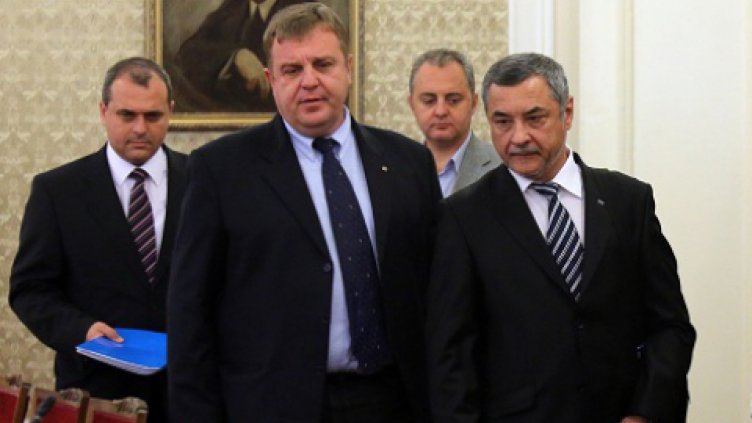 Патриотите продължават да подкрепят кабинета