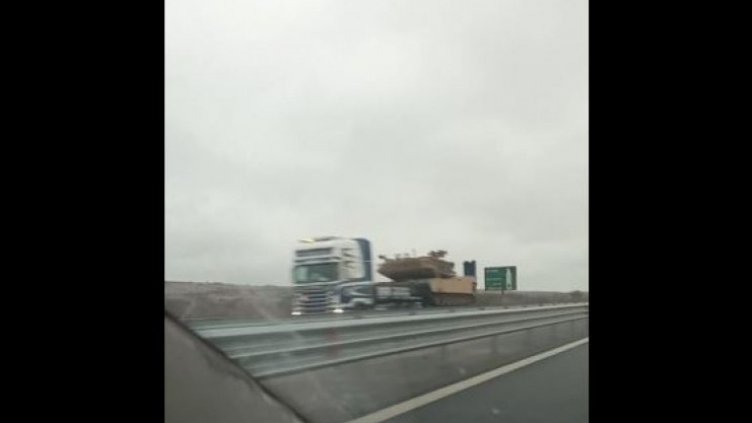 Колона от танкове стресна шофьорите на АМ "Тракия"  (ВИДЕО)