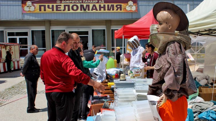 На пчеларско изложение в Добрич БАБХ установи търговия с нелегални продукти