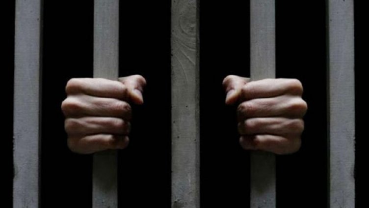 Вкарват зад решеките мъж, помлял открадната кола по бул. "Левски" пиян