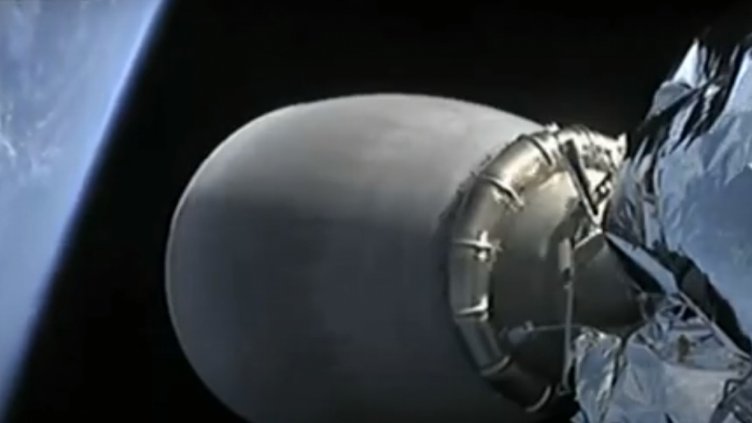 SpaceX изстреля нова партида спътници (ВИДЕО)