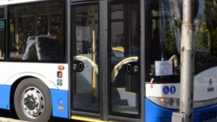 Градският транспорт във Варна пуска допълнителни курсове тази нощ