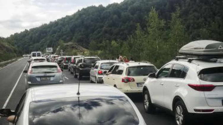 Километрични опашки на пунктовете към Гърция