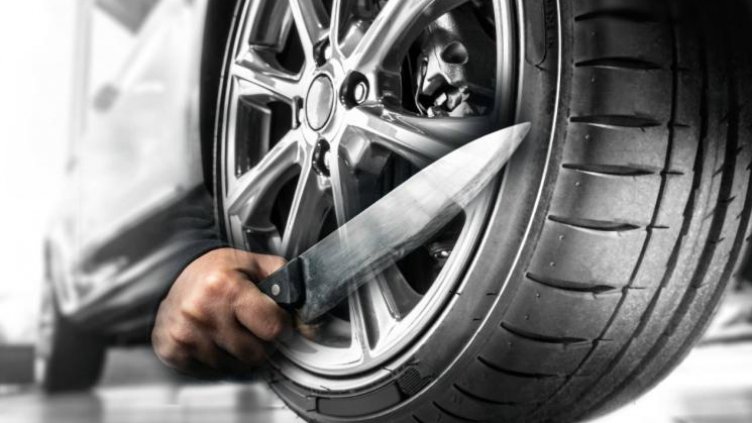 13 коли осъмнаха с нарязани гуми в центъра на София