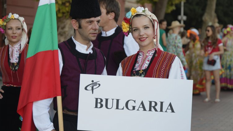 С колоритно шествие започна МФФ „Варненско лято“