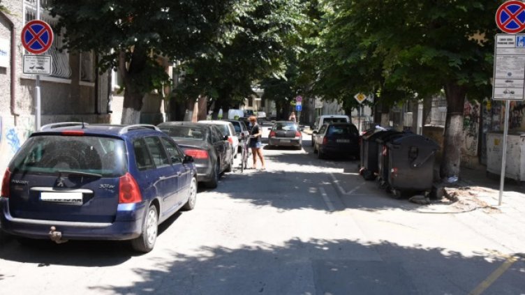 Около 6000 автомобила дневно паркират в „синята зона“