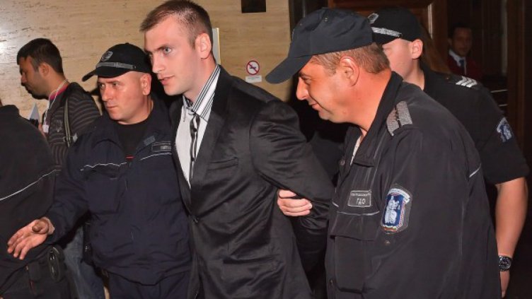 Октай, нападателят на Доган, поиска милост. Отрязаха го