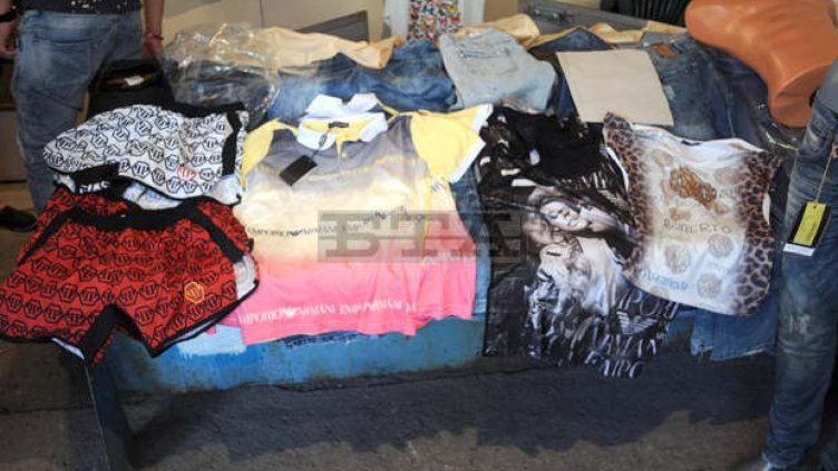 Иззеха над 500 ментета на спортни дрехи със световни марки