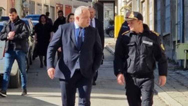 Демерджиев се похвали с над 12 задържани при акциите в Казанлък и Гурково