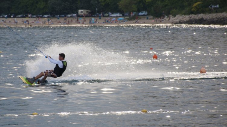 Новата седмица започва със слънчево и горещо време