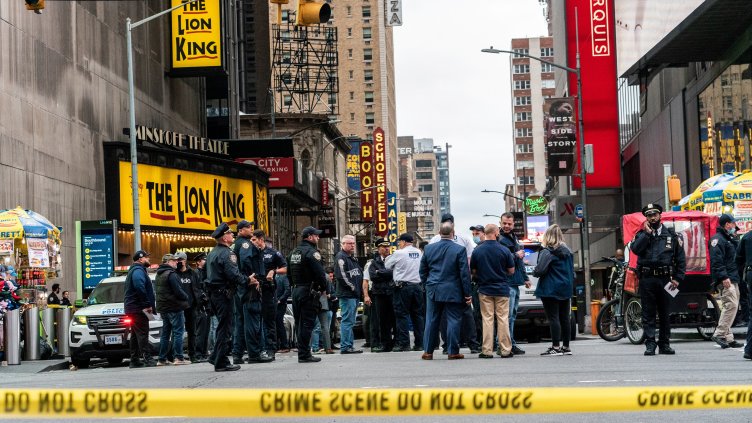 Пак безразборна стрелба в САЩ. Този път на Таймс Скуеър