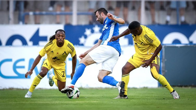 Спартак и Левски не успяха да си вкарат пред пълни трибуни във Варна