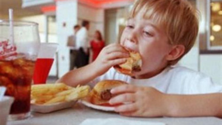 Учени от над 10 държави дискутират затлъстяването при децата край Варна