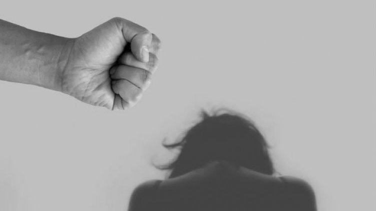 Дете ми е, не мога… Защо родители биват пребивани от децата си, но крият?