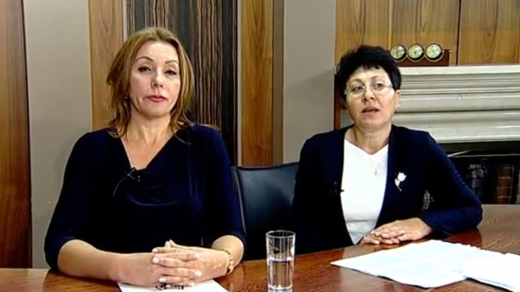 Райна Бояджиева(вляво) и Галина Илиева.