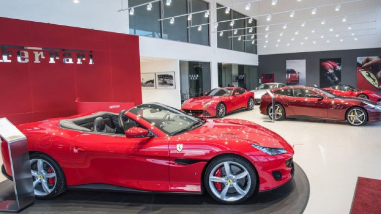 Бедни българи? 12 купени "Ферари"-та за 21-ва. Датчаните – след нас