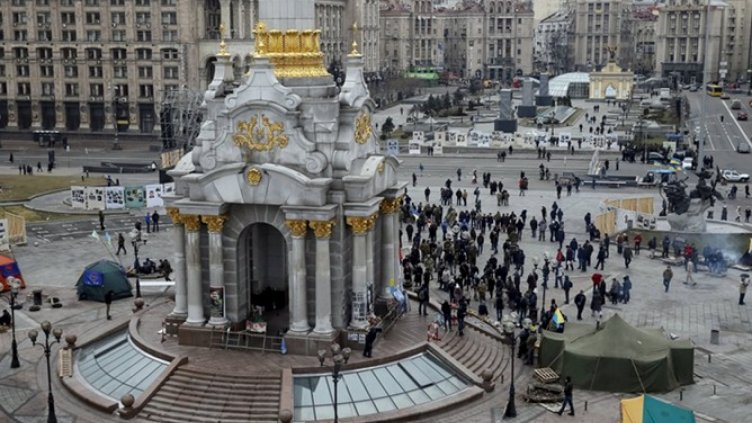 В Киев искат оставки на кабинета