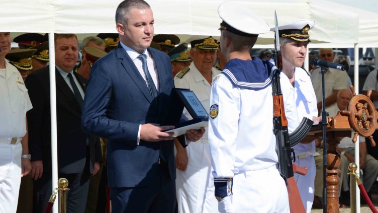 Курсанти от ВВМУ „Н. Вапцаров“ получиха първо офицерско звание