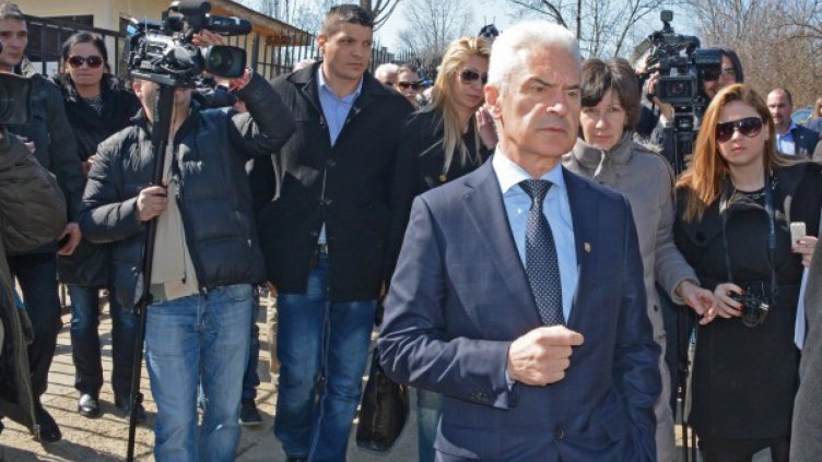 Сидеров от Крим: Инициираме референдум за членството в НАТО