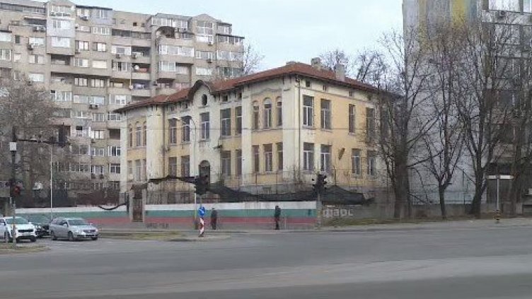Каква е съдбата на една от емблематичните сгради на Варна?