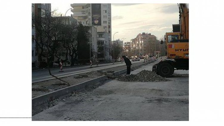 Сапьори от Пункт за базиране – Варна, обезопасяват бомбата на бул.Левски