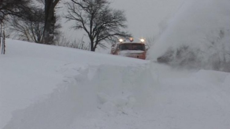 Работници откриха труп на мъж под преспи