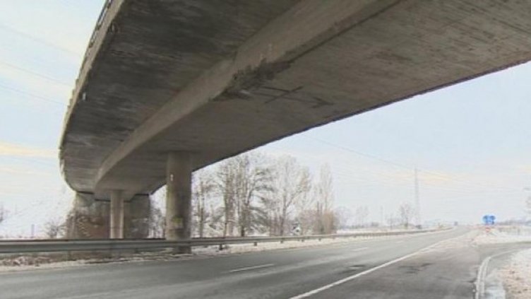 АПИ: Шофьорите да се движат с повишено внимание част от АМ "Хемус"